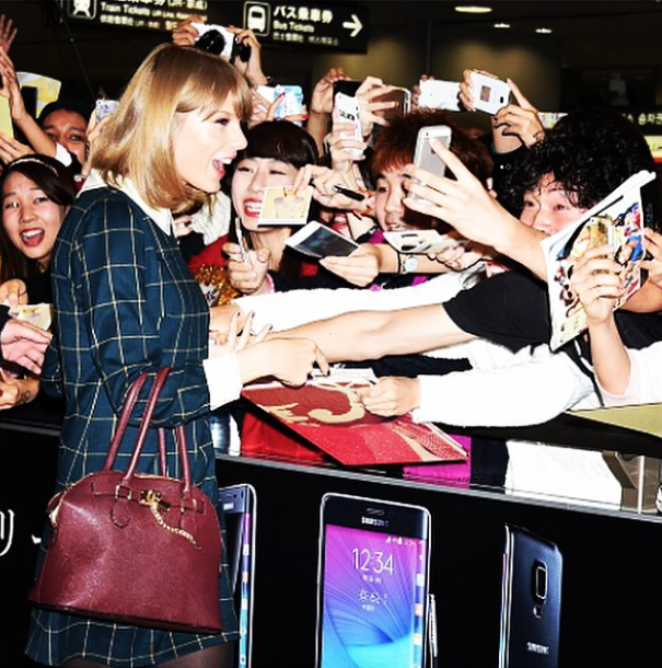 Taylor Swift with fans